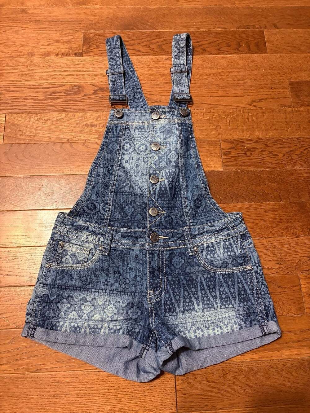 Hot Kiss Ava Overall Denim Shortalls in Patterned Blue Wash